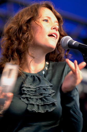 Sara Lee Guthrie and Johnny Irion